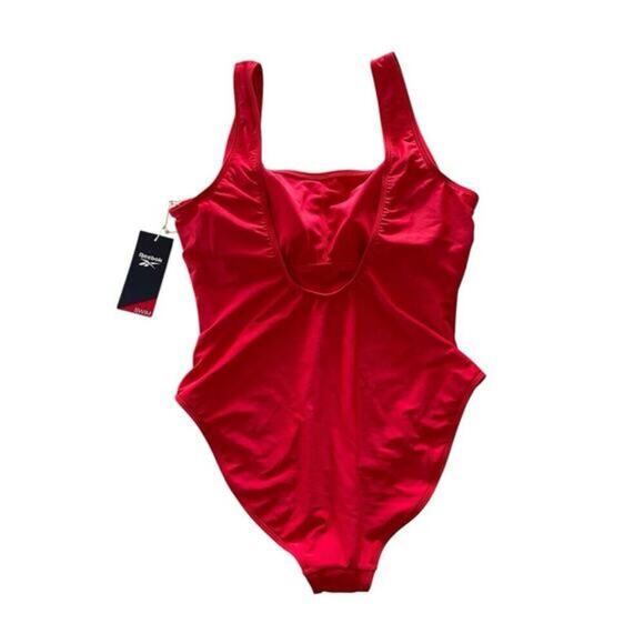 Reebok Women's Scoop-Neck Athletic One-Piece Swimsuit Red Size L NWT $62 - Picture 2 of 5